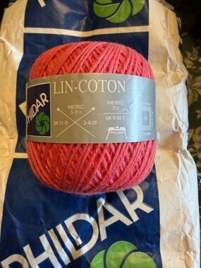 Phildar Lin-Coton Yarn - Coral Red stunning, deep pink red color. 10 balls knew.